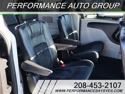 Used 2017 Dodge Grand Caravan SXT image 10