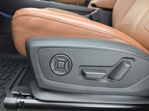 Used 2024 Audi Q3 2.0T Premium Plus image 29