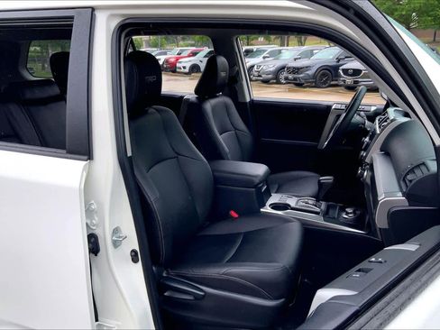 Used 2023 Toyota 4Runner TRD Sport w/ Technology Package AWD/4WD image 9