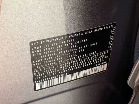 Used 2022 Volkswagen Tiguan SE image 32