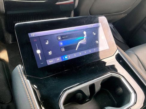 Used 2024 Jeep Grand Wagoneer Series III w/ HD Trailer Tow Package image 18