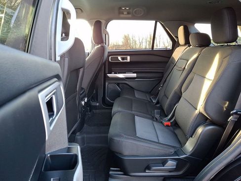 Certified 2022 Ford Explorer XLT w/ Class IV Trailer Tow Package image 10