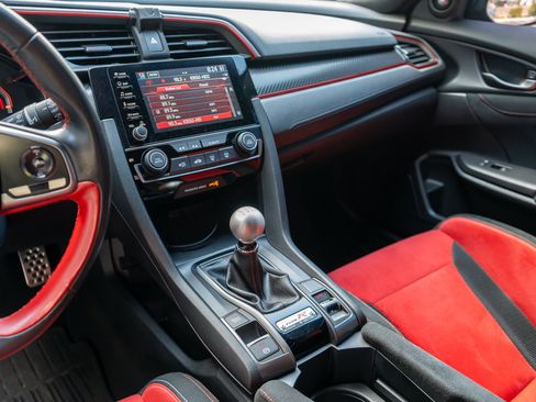 Used 2019 Honda Civic Type R image 15