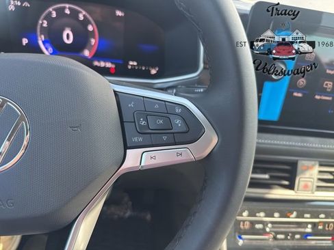 New 2025 Volkswagen Taos SE image 15
