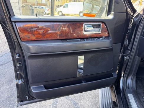 Used 2015 Lincoln Navigator 4WD image 10