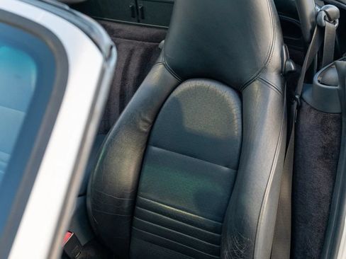 Used 1999 Porsche Boxster RWD image 35