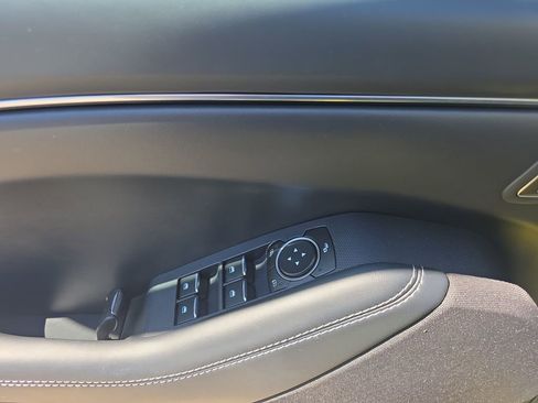 Certified 2025 Ford Mustang Mach-E Select RWD image 16