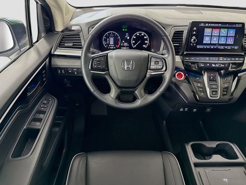 Certified 2025 Honda Odyssey Touring image 10