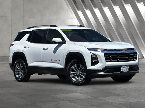 Used 2025 Chevrolet Equinox LT w/ Convenience Package II FWD image 2