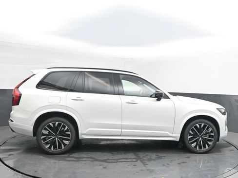 New 2026 Volvo XC90 B6 Ultra w/ Lounge Package image 8