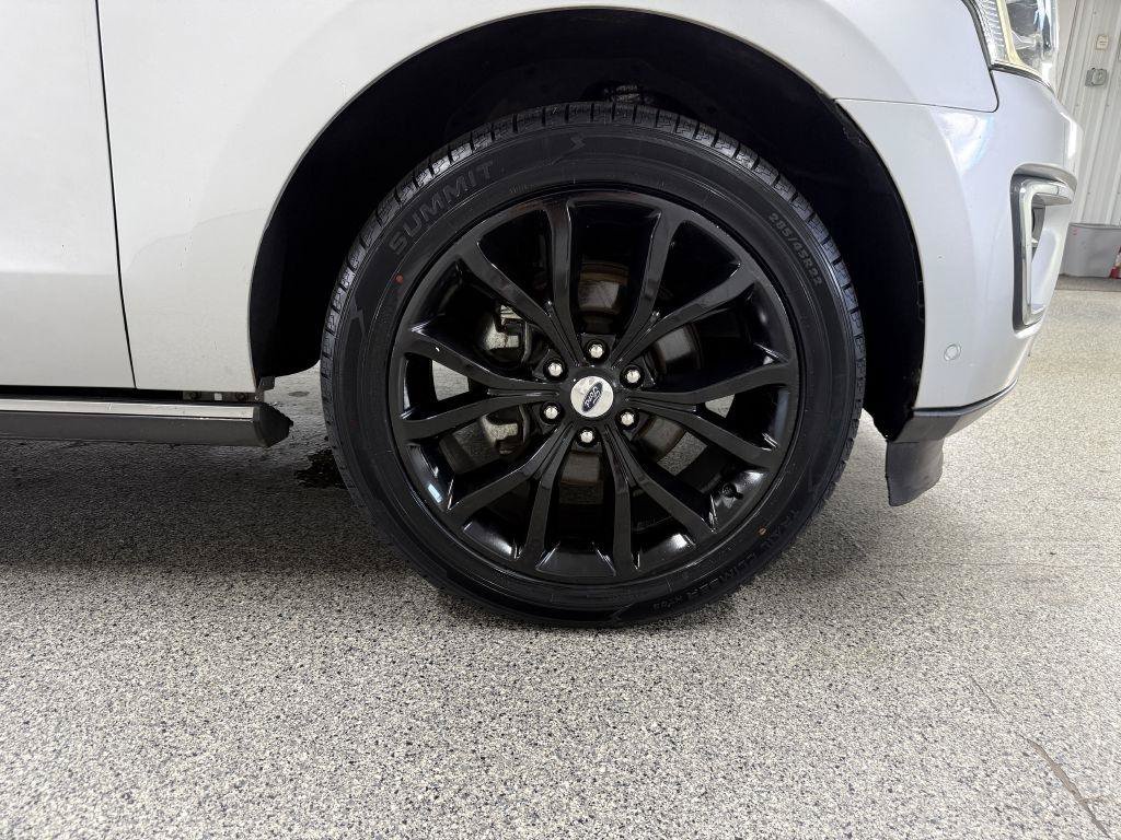 Used 2018 Ford Expedition Max Limited w/ Equipment Group 302A AWD/4WD image 43