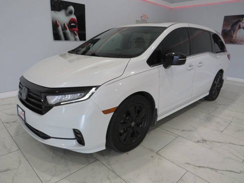 Used 2023 Honda Odyssey Sport image 7