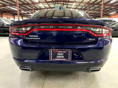 Used 2017 Dodge Charger SXT w/ Plus Group image 5