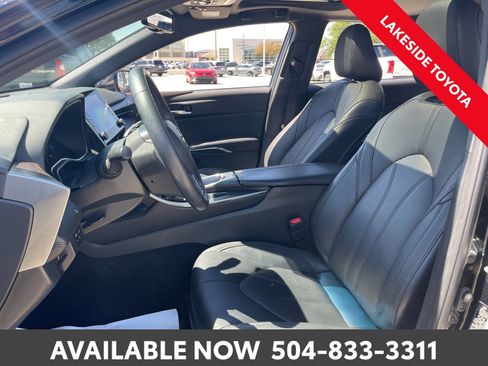 Used 2021 Toyota Avalon XLE w/ Moonroof Package image 30