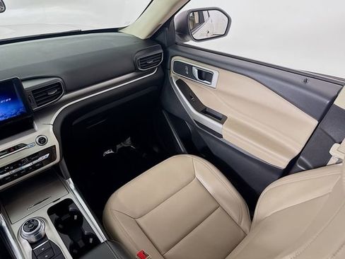 Used 2022 Ford Explorer XLT w/ Equipment Group 202A image 23