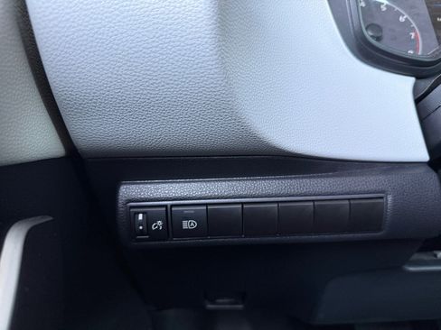 Used 2025 Toyota Corolla SE FWD image 24