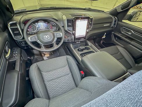 New 2026 RAM 1500 4x4 Crew Cab image 9