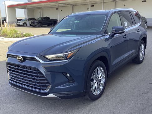 New 2026 Toyota Grand Highlander AWD image 34