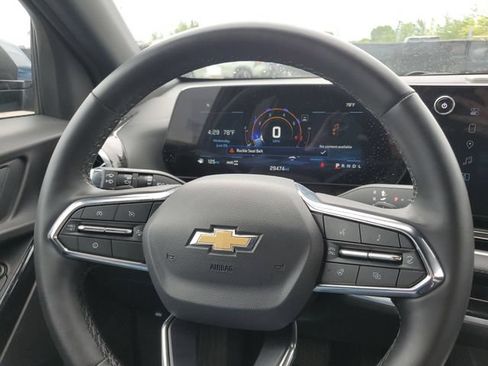 Certified 2025 Chevrolet Equinox LT w/ Safety and Technology Package AWD/4WD image 11