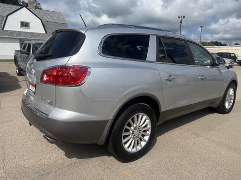 Used 2009 Buick Enclave CXL image 6