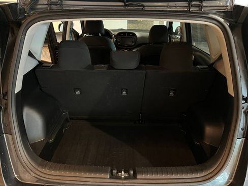 Used 2025 Kia Soul LX w/ LX Technology Package image 30