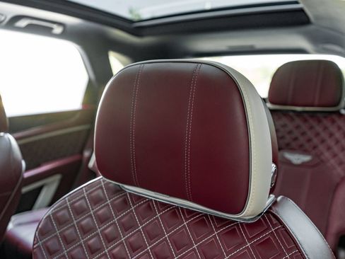 Certified 2024 Bentley Bentayga AWD/4WD image 27