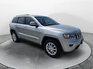 Used 2021 Jeep Grand Cherokee Laredo video 1