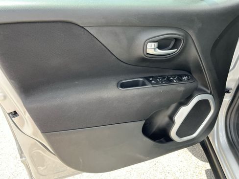 Used 2021 Jeep Renegade Sport AWD/4WD image 11