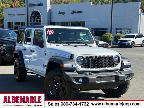 Used 2026 Jeep Wrangler Unlimited Sport AWD/4WD image 1