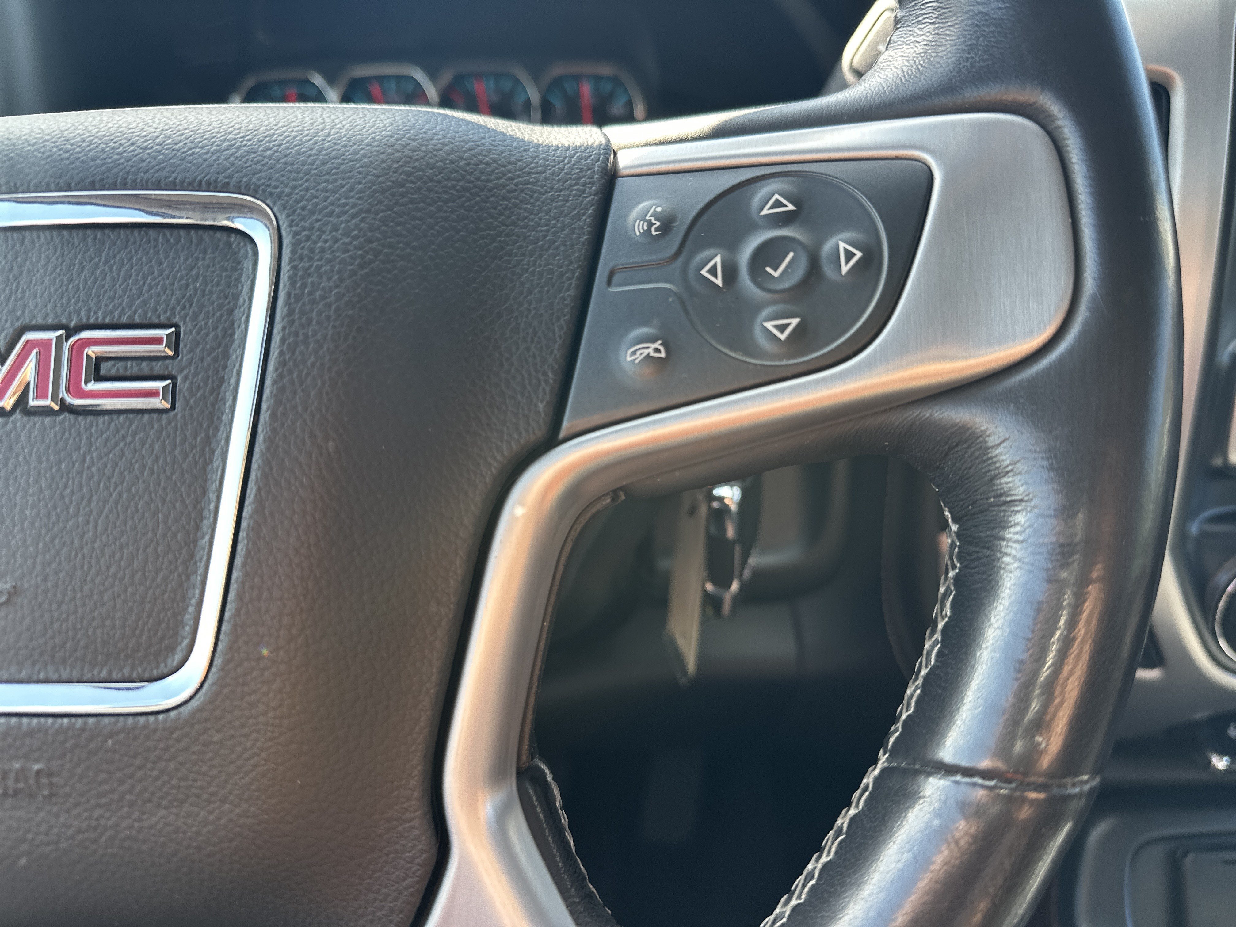 Used 2018 GMC Sierra 1500 SLT w/ Enhanced Driver Alert Package RWD image 19