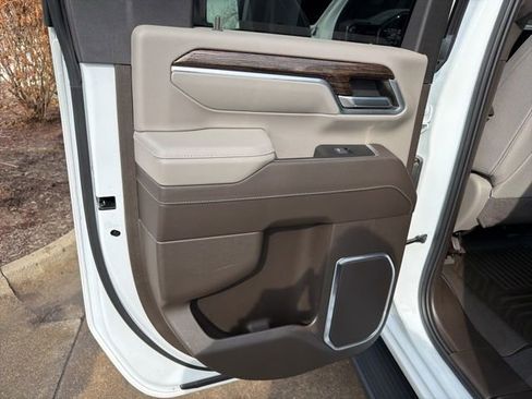 Used 2024 GMC Sierra 2500 SLE w/ SLE Convenience Package image 15