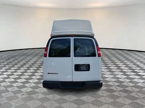 Used 2009 Chevrolet Express 2500 Extended RWD image 6
