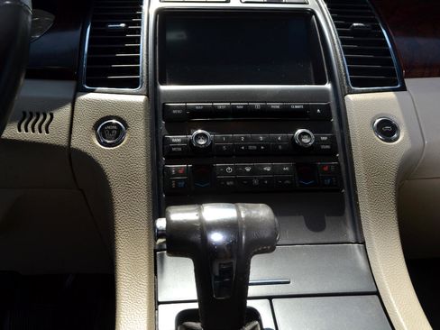 Used 2011 Ford Taurus Limited w/ 303A Rapid Spec Order Code image 24