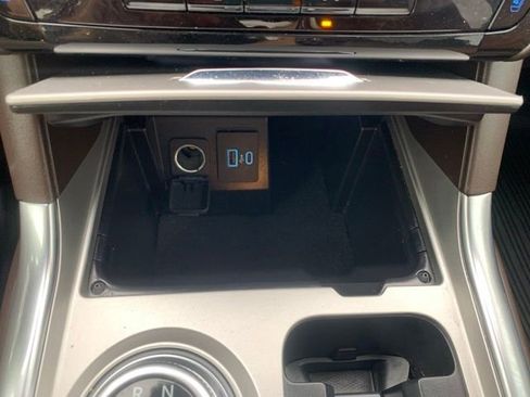 Used 2024 Ford Explorer King Ranch w/ Technology Package AWD/4WD image 18