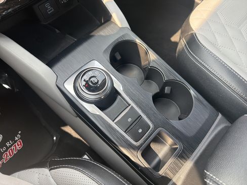 Certified 2023 Ford Escape SE w/ PHEV Premium Package FWD image 23