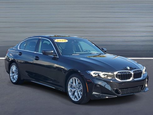 Used 2025 BMW 330i Sedan image 2
