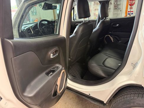 Used 2016 Jeep Renegade Limited AWD/4WD image 17