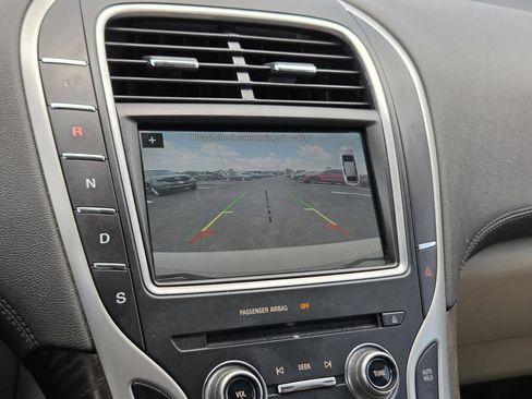 Used 2016 Lincoln MKX Select w/ Select Plus Package FWD image 25