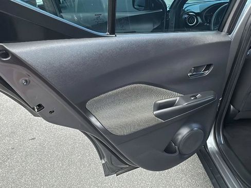 Used 2019 Nissan Kicks SV FWD image 18