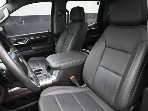 Used 2025 Chevrolet Silverado 1500 LTZ AWD/4WD image 13