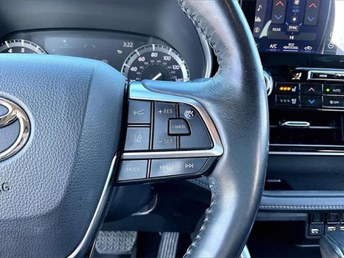 Used 2021 Toyota Highlander Limited image 12