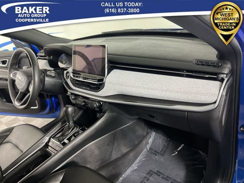 Used 2024 Jeep Compass Latitude image 28