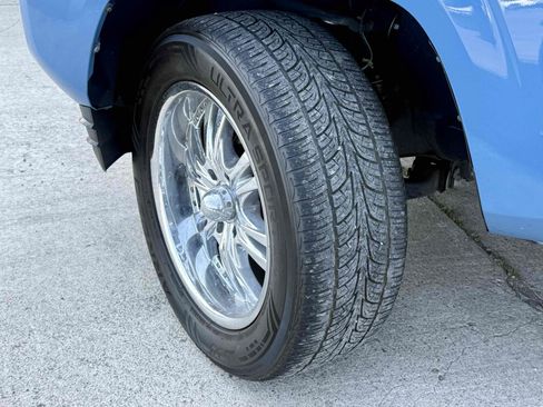 Used 2019 Toyota Tacoma SR5 RWD image 25