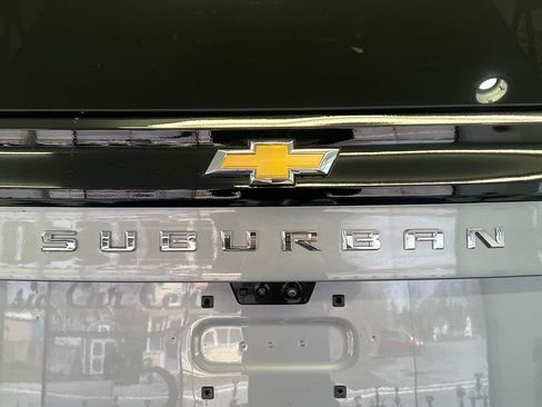 Used 2025 Chevrolet Suburban High Country image 15