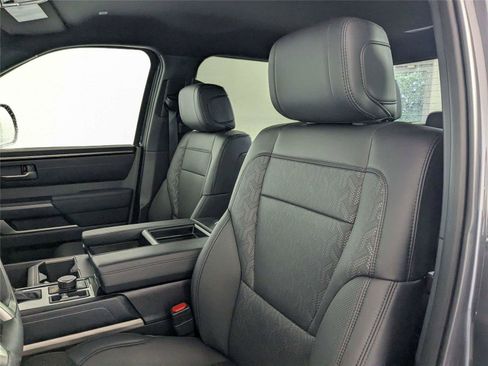 Used 2025 Toyota Tundra SR5 w/ SR5 Premium Package AWD/4WD image 12
