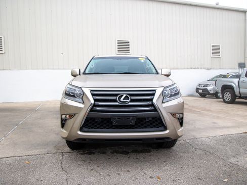 Used 2016 Lexus GX 460 image 3
