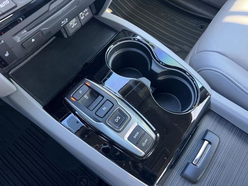 Used 2021 Honda Pilot Touring image 10