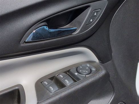 Certified 2021 Chevrolet Equinox LS image 23