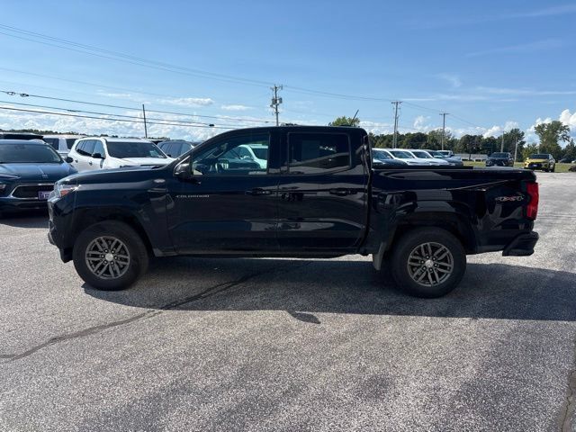 Used 2024 Chevrolet Colorado LT w/ LT Convenience Package AWD/4WD image 3