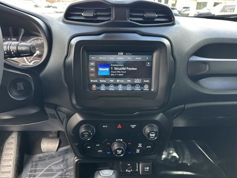 Used 2020 Jeep Renegade Latitude w/ Safety & Security Group II image 30